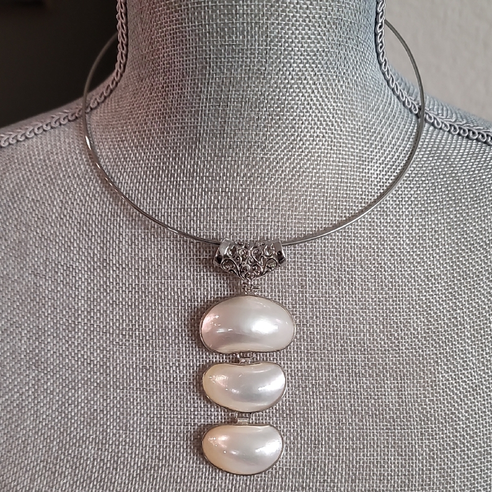 White Shell Choker NWT